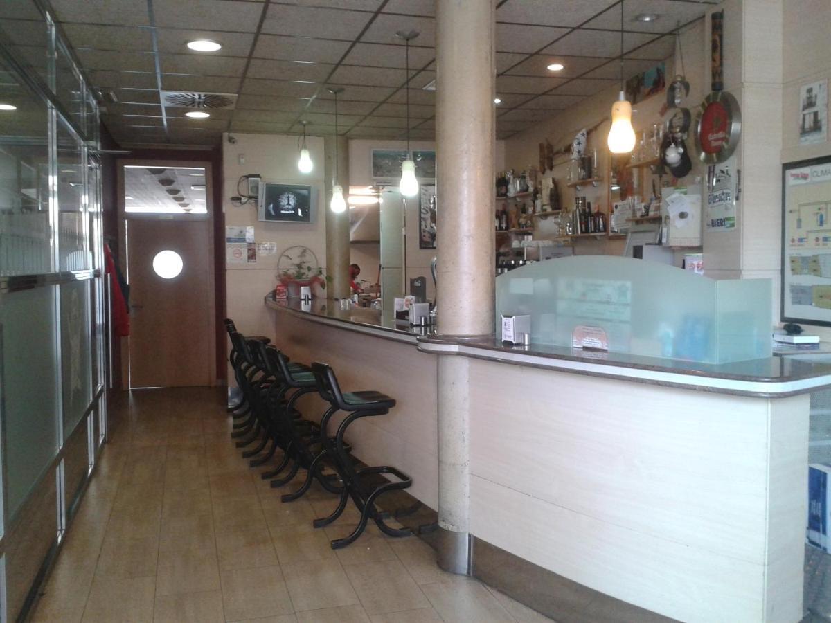 Hostal Restaurante Baraka Alagon Exterior photo